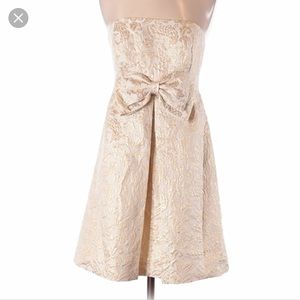 Gorgeous Gold Lilly Bow Dress! ✨🎀